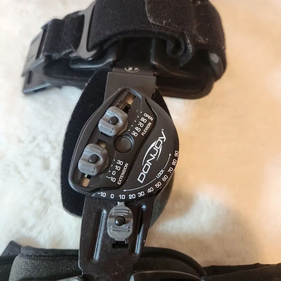 DonJoy TROM Advance Adjustable Knee Brace Total Range of Motion One Sz Fits Most - Picture 8 of 8
